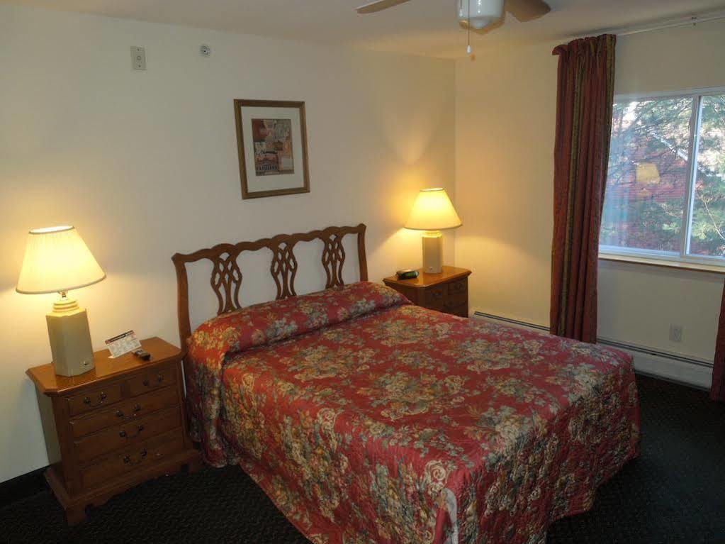 Baymont By Wyndham Essex Burlington Area Hotel Buitenkant foto
