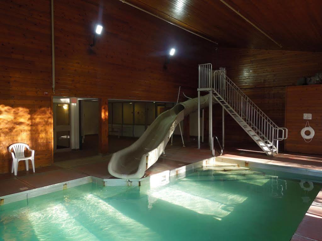 Baymont By Wyndham Essex Burlington Area Hotel Buitenkant foto