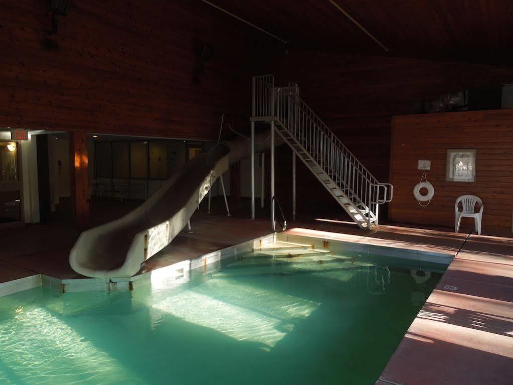 Baymont By Wyndham Essex Burlington Area Hotel Buitenkant foto
