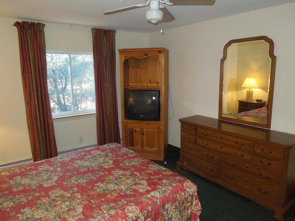 Baymont By Wyndham Essex Burlington Area Hotel Buitenkant foto