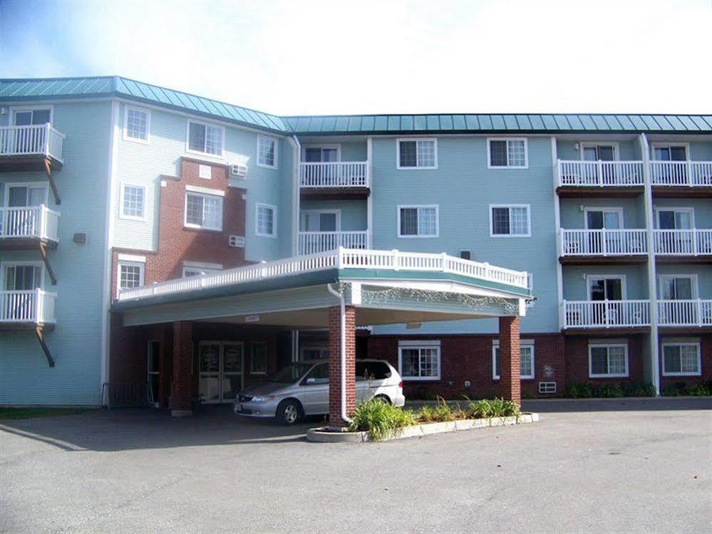 Baymont By Wyndham Essex Burlington Area Hotel Buitenkant foto