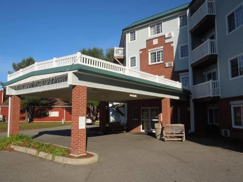 Baymont By Wyndham Essex Burlington Area Hotel Buitenkant foto