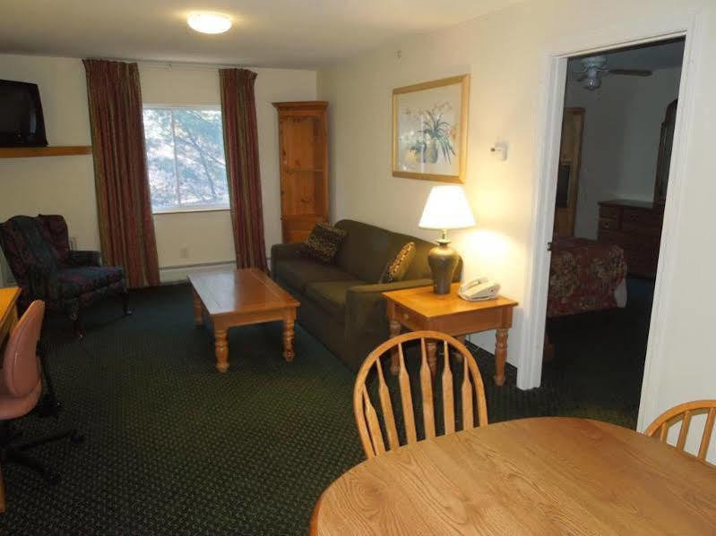 Baymont By Wyndham Essex Burlington Area Hotel Buitenkant foto