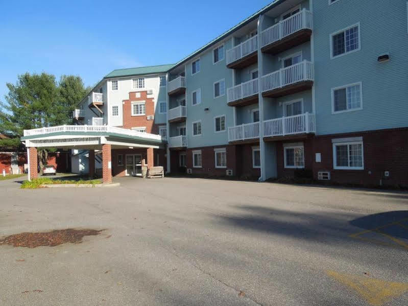 Baymont By Wyndham Essex Burlington Area Hotel Buitenkant foto