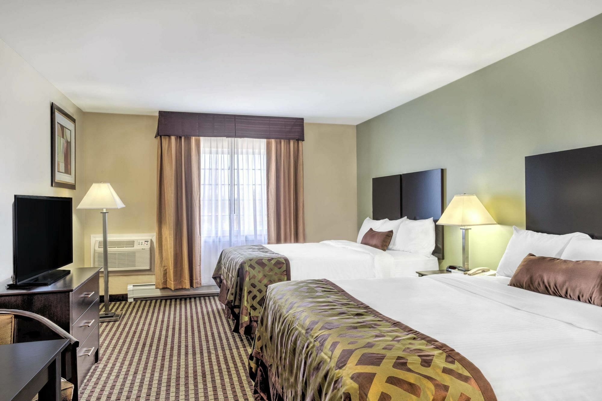 Baymont By Wyndham Essex Burlington Area Hotel Buitenkant foto