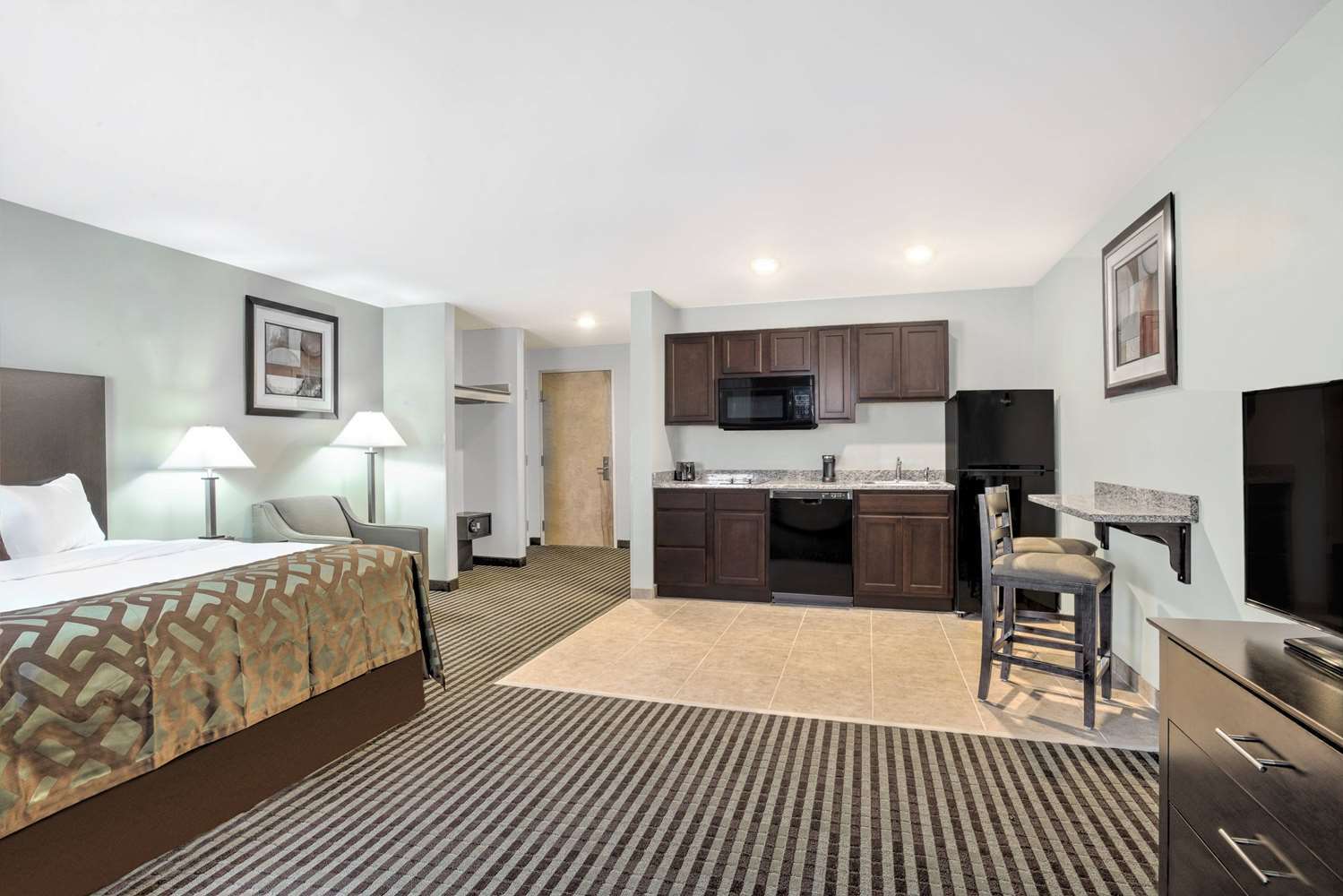 Baymont By Wyndham Essex Burlington Area Hotel Buitenkant foto
